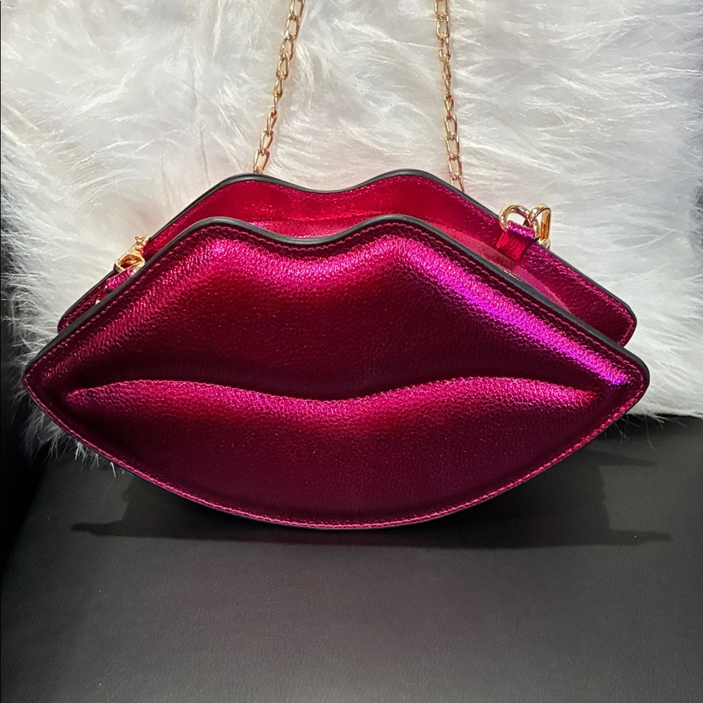 Glamorous Lip-Shaped Fuchsia Clutch